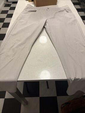 johnnie-O Light Beige Prep-formance Pants 38x30